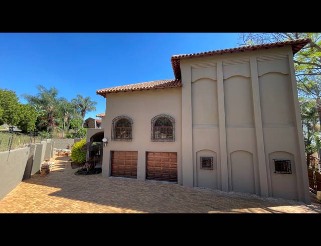 5 BEDROOM HOUSE FOR SALE IN WATERKLOOF HEIGHTS